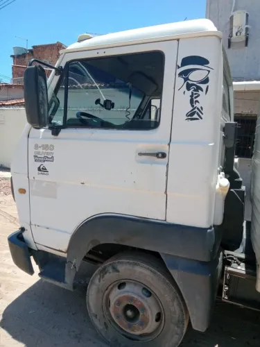 Caminhão Volkswagen Delivery 8-150