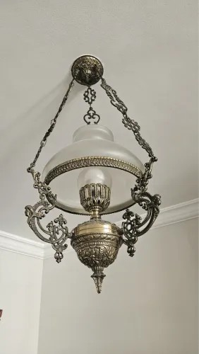 Lustre Colonial Antigo em Bronze/Latão com Cúpula de Vidro