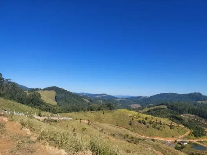 Área 25.419,28m²(2.5hec) á venda na Fazenda BergLand-São Martinho/SC.