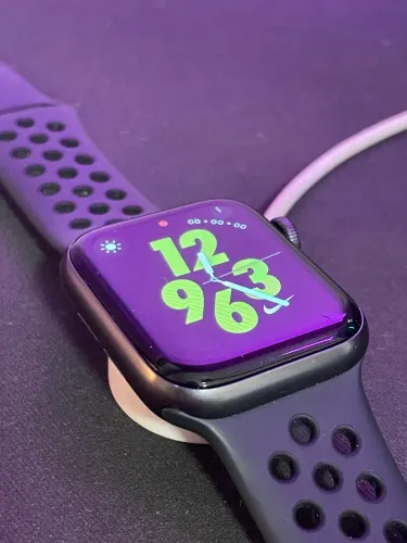 Apple Watch Nike SE Celular 40mm + GPS Nike