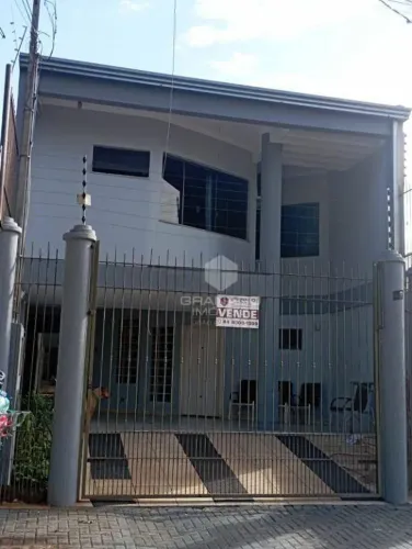 Sobrado com 3 dormitórios à venda, 334 m² por R$ 900.000,00 - Vila Progresso - Maringá/PR