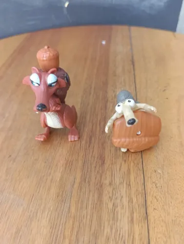 Bonecos Scrat e Scratita A Era do Gelo McDonald's 2009 e 2012