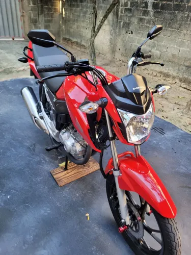 Vendo Fan 160 2023 , moto de garagem.