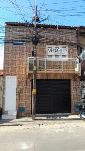 VENDO 2 CASAS, 2 SALAS, 4 QUARTOS, 2 COZINHAS, 2 BANHEIROS E 2 ÁREAS DE SERVIÇOS. 
