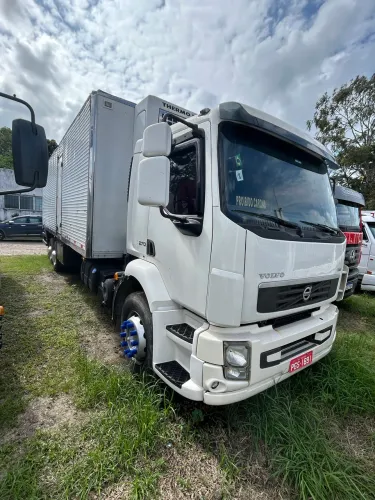 Volvo VM 270/2013 - baú frigorífico