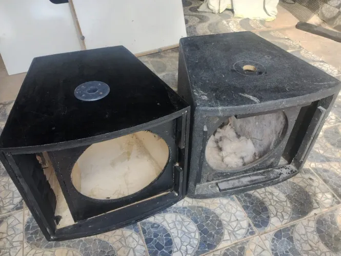 Gabinetes sub 15" com telas