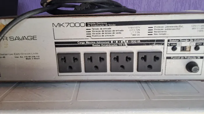 Unidade de estabilização de tensão 0.8 KVA