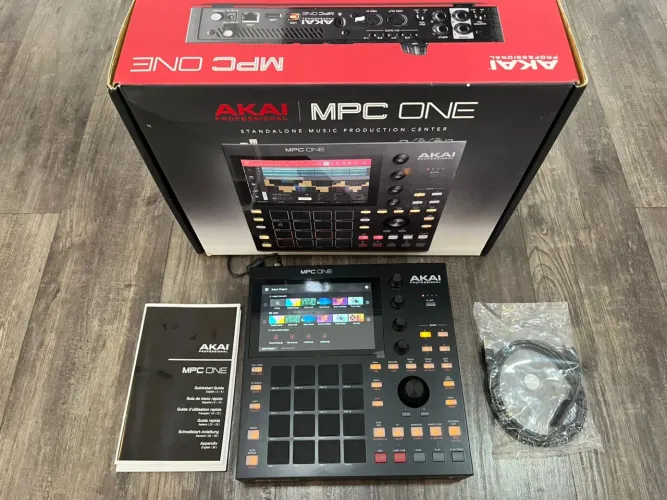 AKAI - MPC ONE - Á Vista - 6.990 ou até 21x 417,38