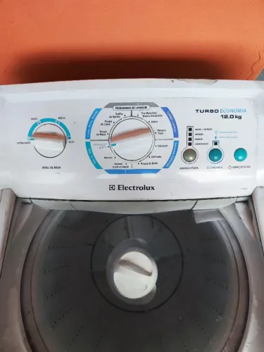 Máquina de Lavar Electrolux Turbo 12kg