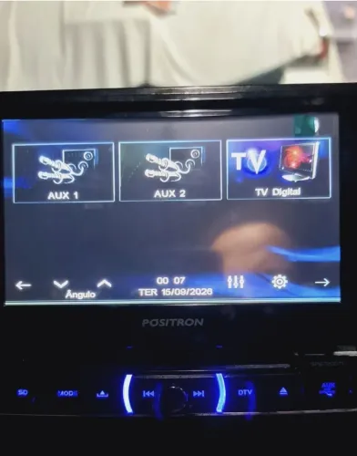 Som de carro dvd retratil com TV