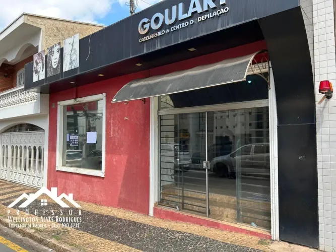 Imóvel comercial à venda na Rua Carlos Gomes no centro de Limeira-SP