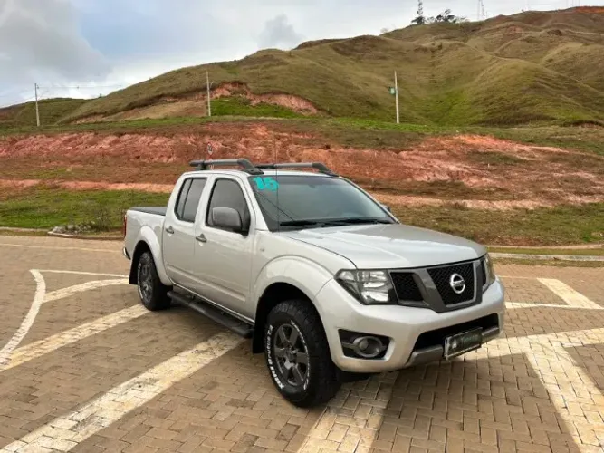 Nissan Frontier SV AT. CD 4X4 2.5 TB Dies. Aut. 2015