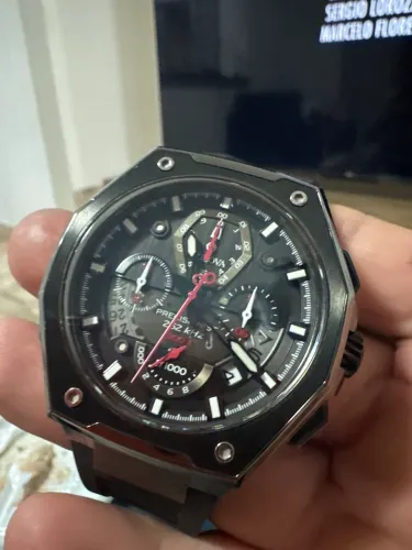 Relógio bulova precisionist novo , mínimo detalhe na pulseira , porém zerado só o relógio 