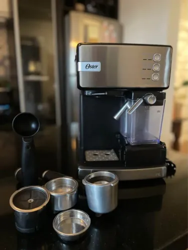 Cafeteira Oster PrimaLatte 220V