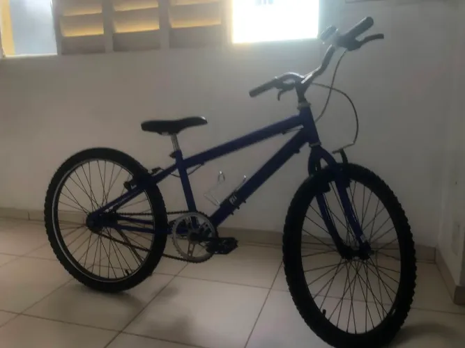 Vendo bicicleta semi nova
