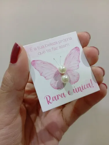 Brincos charmosos e elegantes de pérolas