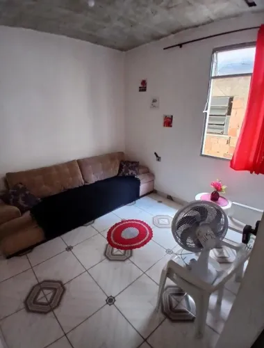 Alugo casa