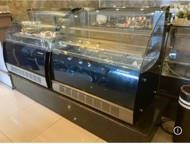 Balcão bolo e salgado