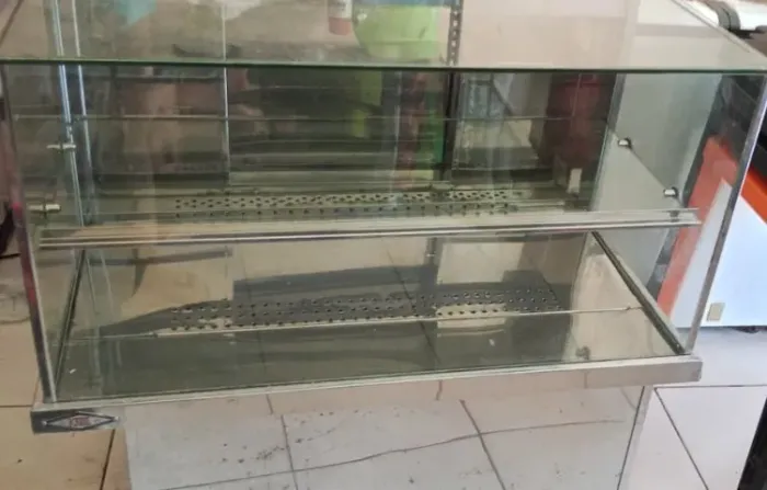 VITRINES DE VIDRO - QUENTE E FRIA