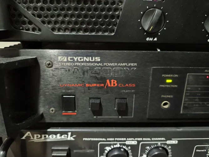Amplificador de potência cygnus.