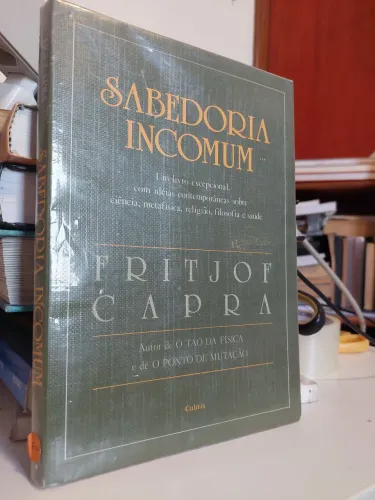 Livro sabedoria incomum de Fritjof capra