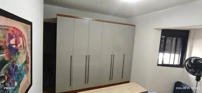 Guarda roupas 6 portas
