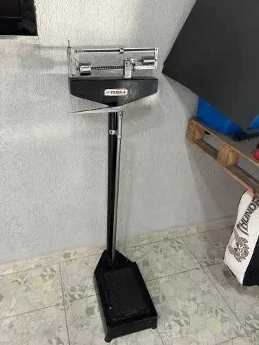 balança mecânica antropométrica Filizola (de consultório)