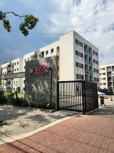 Excelente apartamento dentro de condomínio fechado em Vargem Grande/RJ