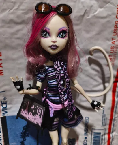 Boneca Monster high Catrine básica 