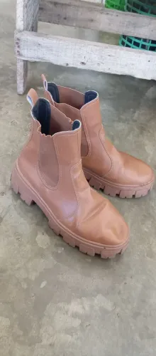 Bota cano curto N 38