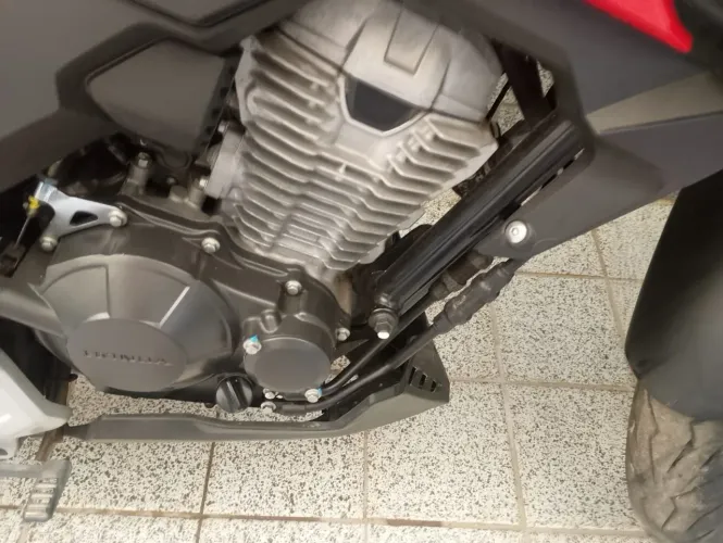 Moto Honda Twister 