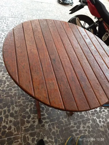 Mesa de madeira antiga 