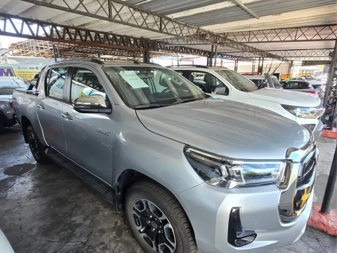 Toyota Hilux CD SRV 4X4 2.8 TDI Diesel Aut. 2025
