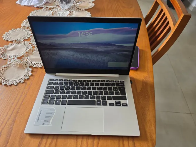 Notebook Samsung Galaxy Book Go Snapdragon 7c Kryo 468 Octa-core 4GB RAM 128GB SSD 14" 