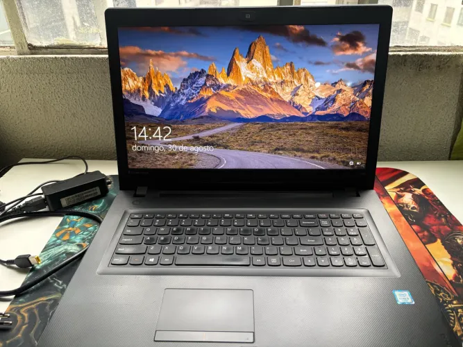 Lenovo IdeaPad 300-17ISK / 8GB RAM