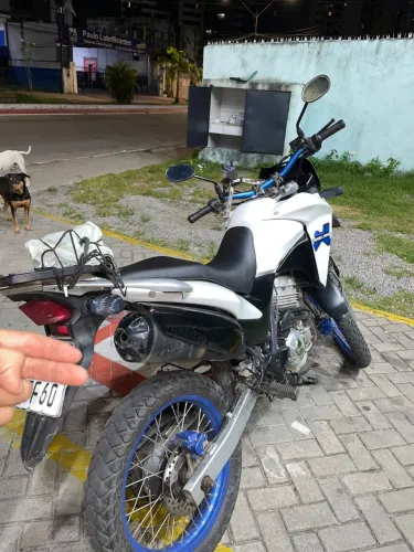 XRE300, com documentos em dia, só transferir e usar 