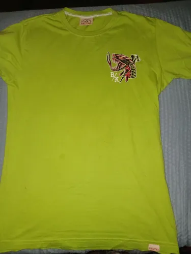 Camiseta brutal kill Tamanho M 