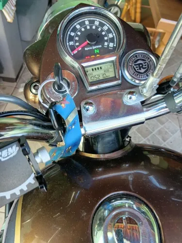Royal Enfield  modelo Crhome em excelente estado.