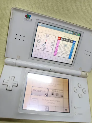 Videogame antigo Nintendo dsi branco funcionando