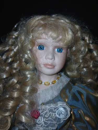 Boneca de Porcelana Vintage Anos 80 - 40cm