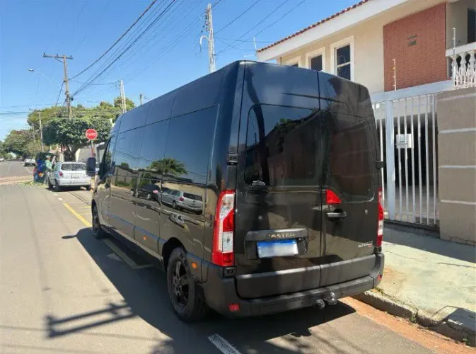 Renault Master conservada e pronta pra rodar!