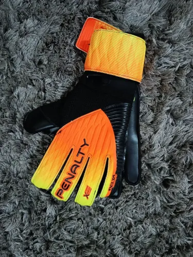 Luva de goleiro, modelo penalty, tamanho 7 (nunca usada)