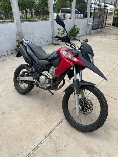 Vendo XRE 300 preta 