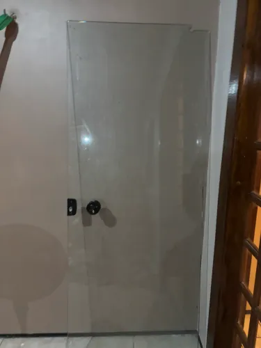 Porta de video temperado