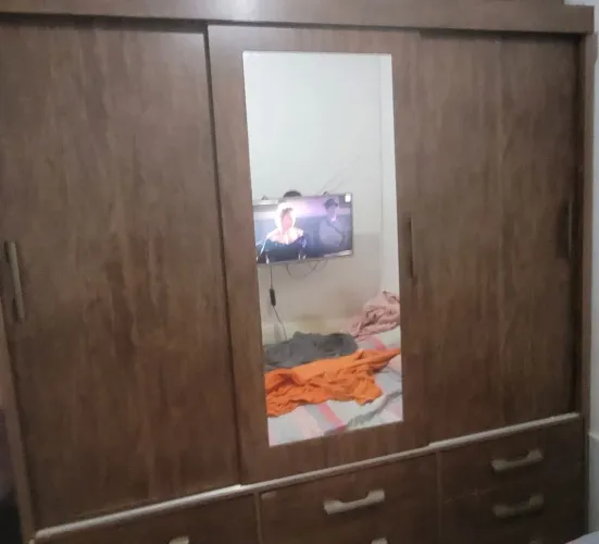 Guarda roupa 3 portas 1 com espelho e 9 gavetas