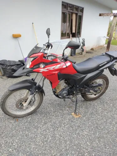 Vendo xre 190 em ótimo estado 