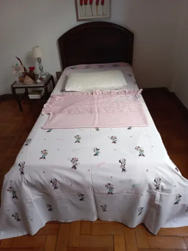 Jogo de colcha Minie, virol cor de rosa,fronha e travesseiro para cama de solteiro