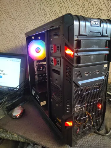 Computador i7 com 16 gigas e placa de vídeo