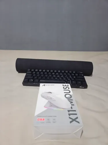 Kit Gamer Royal Kludge RK61 + Attack Shark X11 + Mouse Pad PK Control 1