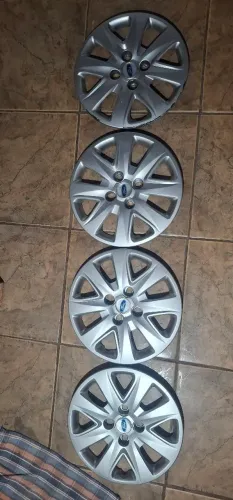 Calotas ford aro 14